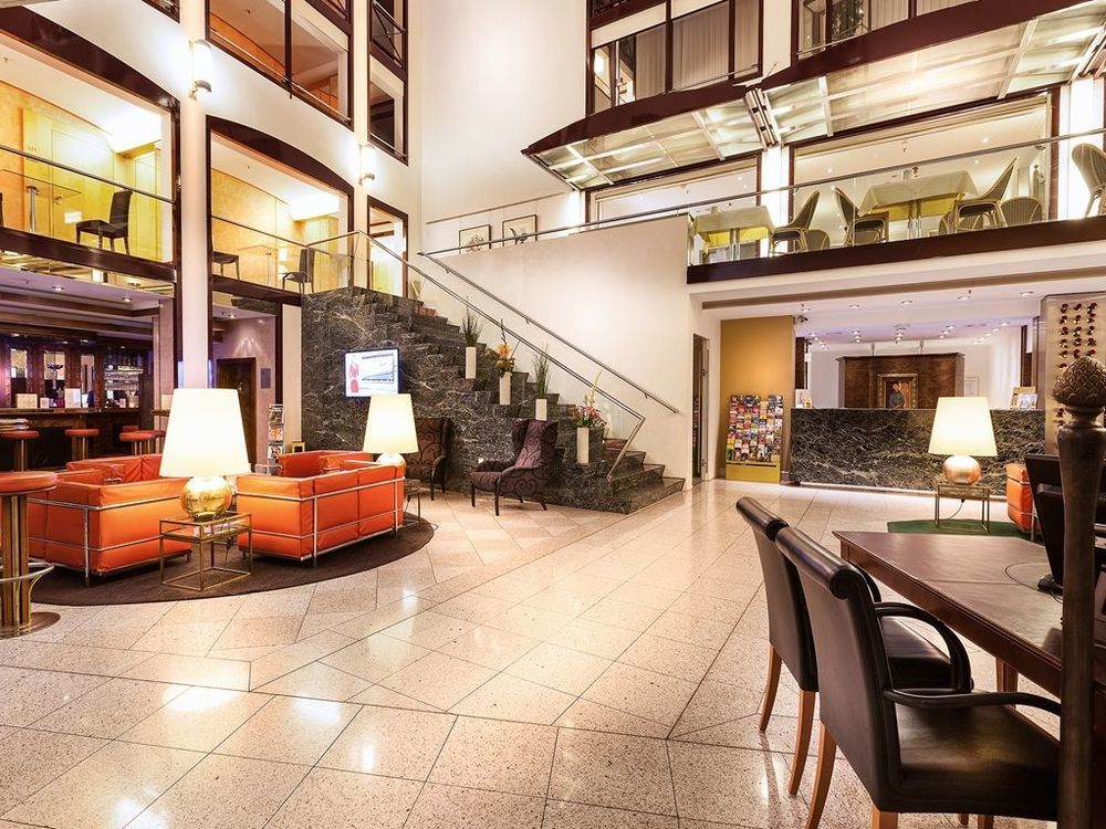 ลีฟวิง โฮเต็ล กรอสเซอร์ คูร์เฟือร์สท Hotel เบอร์ลิน ภายนอก รูปภาพ