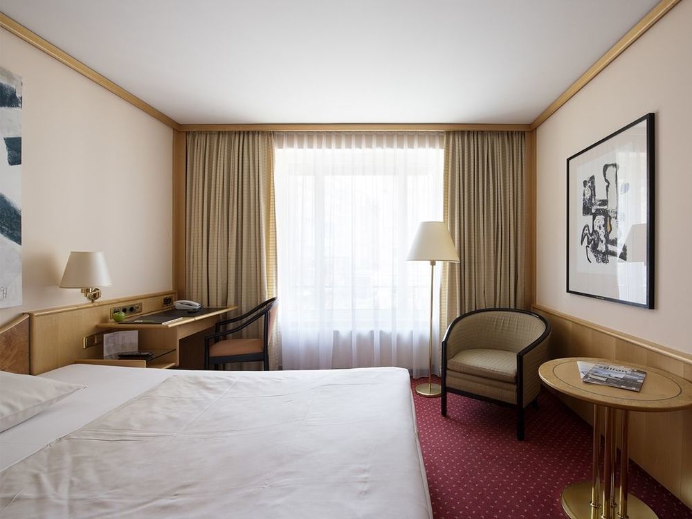 ลีฟวิง โฮเต็ล กรอสเซอร์ คูร์เฟือร์สท Hotel เบอร์ลิน ภายนอก รูปภาพ