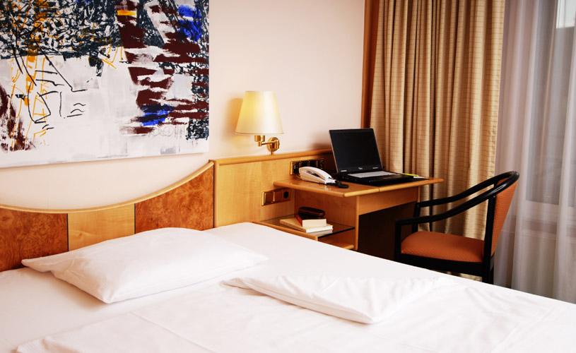 ลีฟวิง โฮเต็ล กรอสเซอร์ คูร์เฟือร์สท Hotel เบอร์ลิน ห้อง รูปภาพ