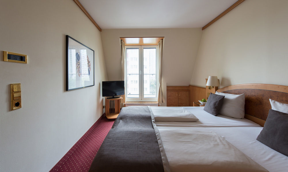 ลีฟวิง โฮเต็ล กรอสเซอร์ คูร์เฟือร์สท Hotel เบอร์ลิน ภายนอก รูปภาพ