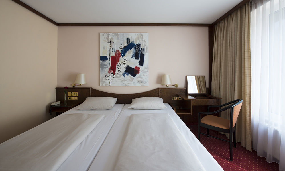 ลีฟวิง โฮเต็ล กรอสเซอร์ คูร์เฟือร์สท Hotel เบอร์ลิน ภายนอก รูปภาพ