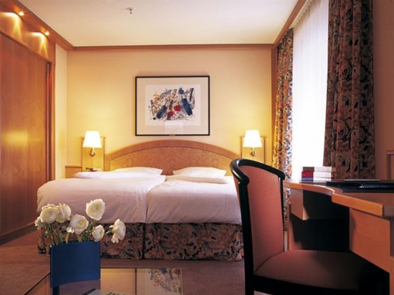 ลีฟวิง โฮเต็ล กรอสเซอร์ คูร์เฟือร์สท Hotel เบอร์ลิน ห้อง รูปภาพ