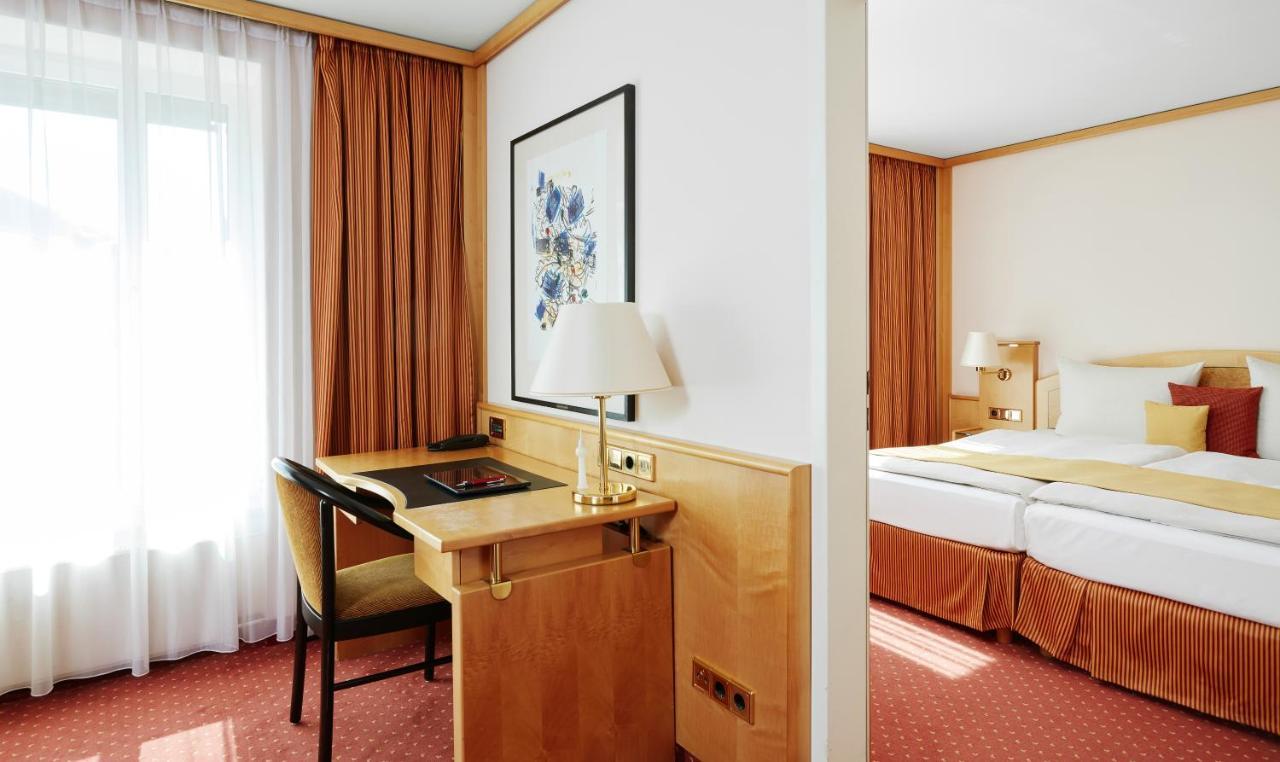 ลีฟวิง โฮเต็ล กรอสเซอร์ คูร์เฟือร์สท Hotel เบอร์ลิน ภายนอก รูปภาพ