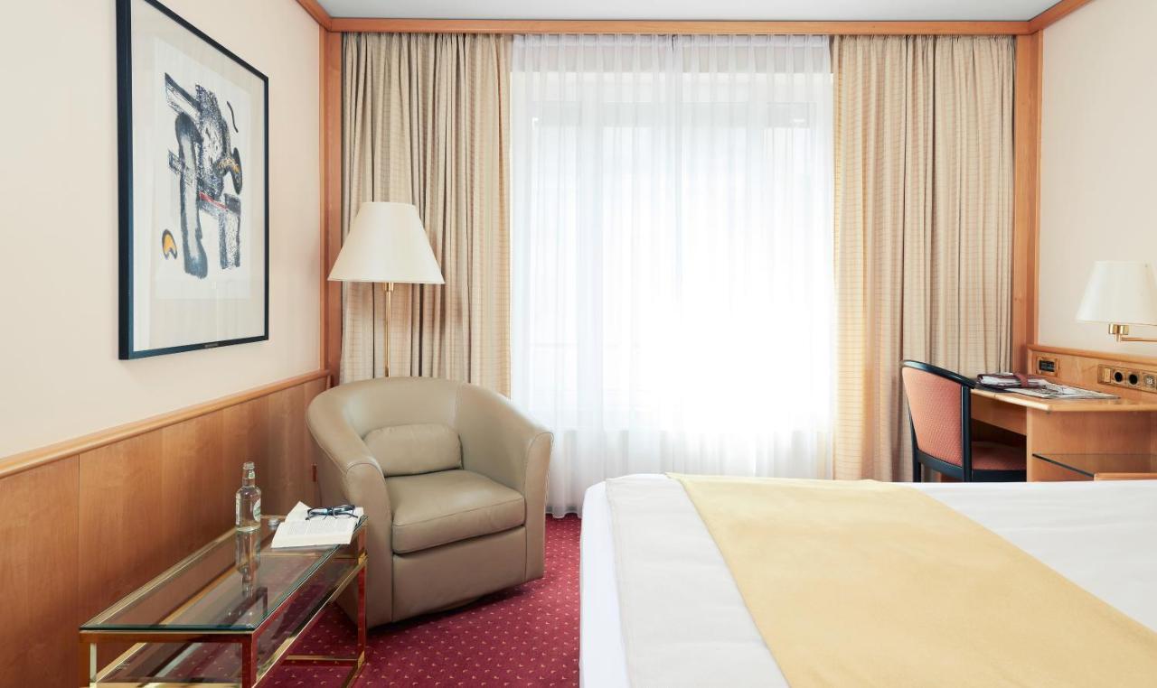 ลีฟวิง โฮเต็ล กรอสเซอร์ คูร์เฟือร์สท Hotel เบอร์ลิน ภายนอก รูปภาพ