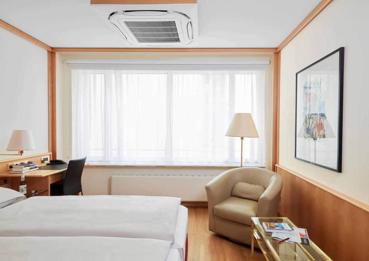 ลีฟวิง โฮเต็ล กรอสเซอร์ คูร์เฟือร์สท Hotel เบอร์ลิน ภายนอก รูปภาพ